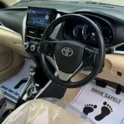 Toyota Yaris ATIV CVT 1.3